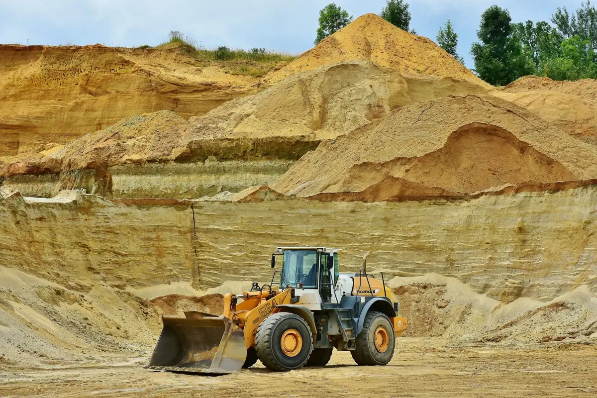 Wheel loader in an open pit